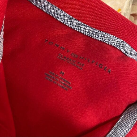 Tommy Hilfiger Women’s Polo Tee. Medium. Pink Berry - Picture 3 of 6